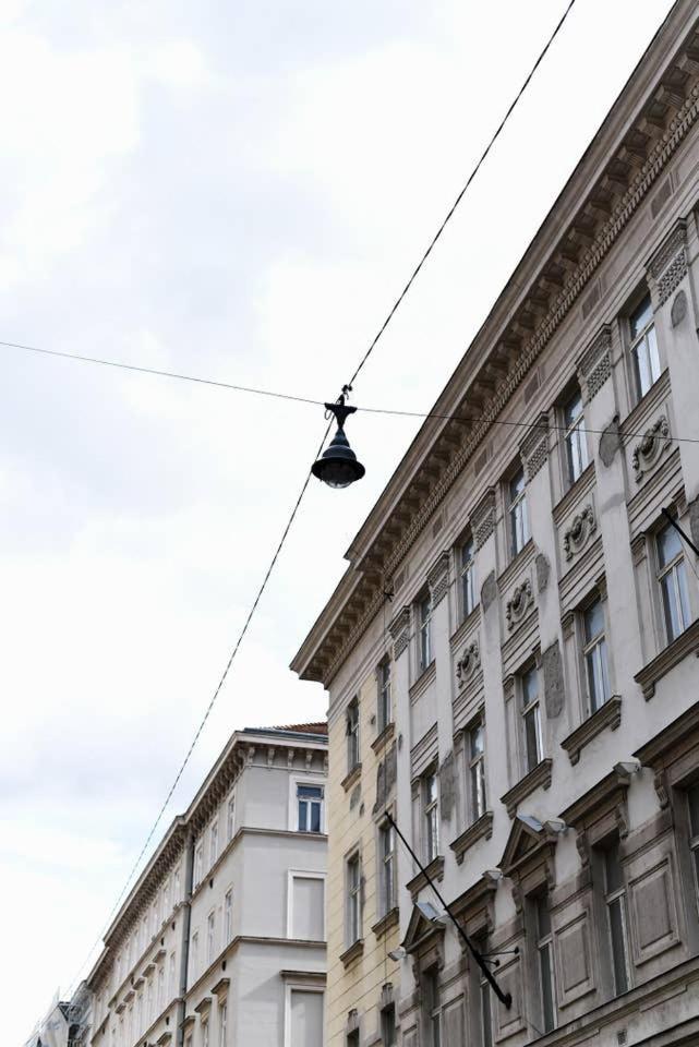 Very Central Apartment Close To Basilica Budapest Exterior photo